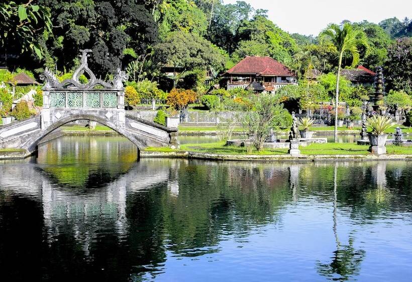 Tirta Ayu Hotel & Restaurant