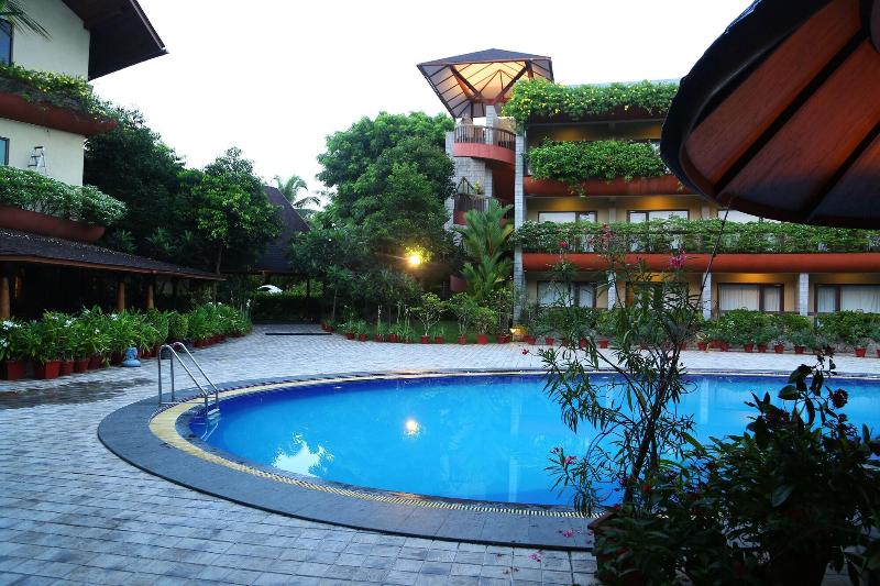 בית מלון כפרי Uday Suites   The Airport