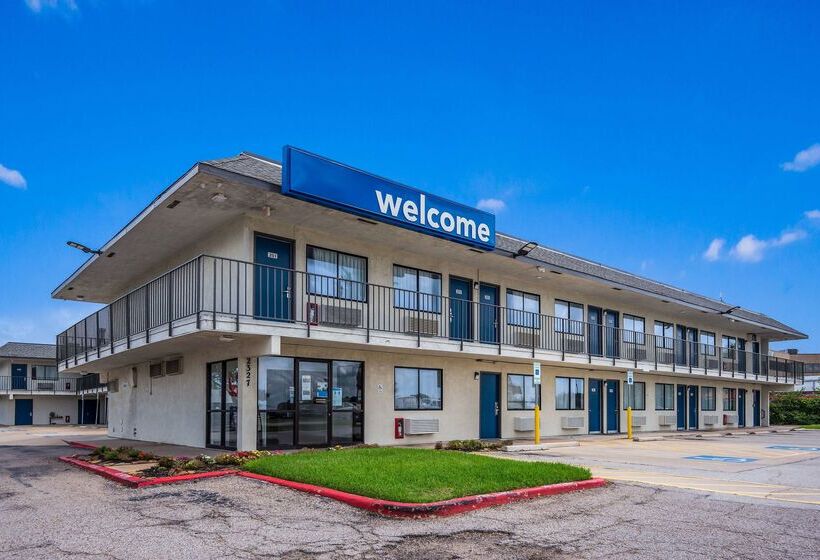 Motel 6college Station, Tx  Bryan