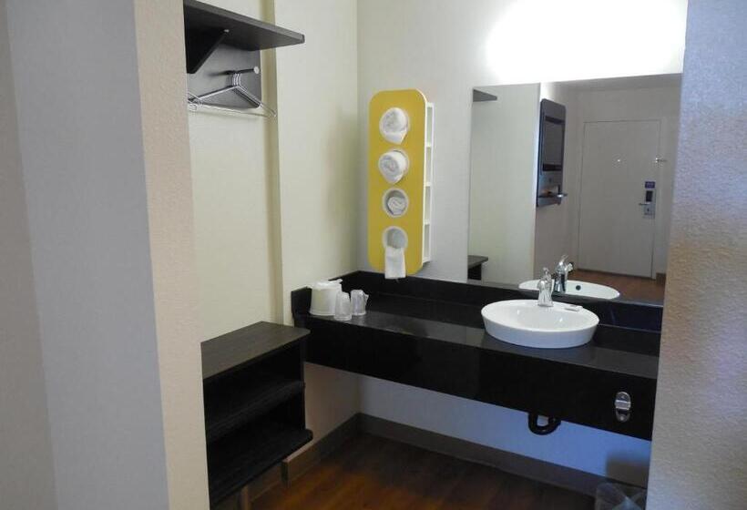 Motel 6temecula, Ca  Historic Old Town