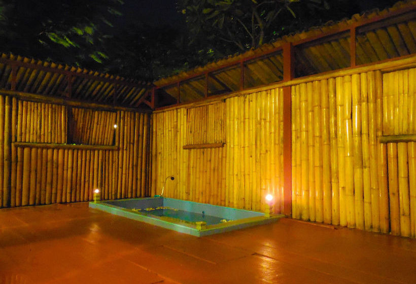 استراحتگاه Palm Spa Village