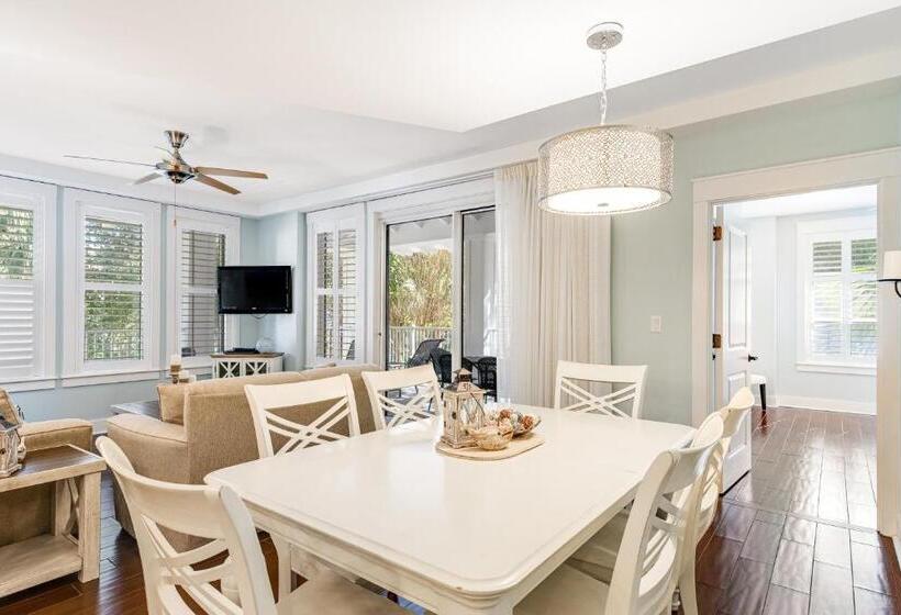 هتل Sandestin Baytowne Wharf 449 Market St Inn