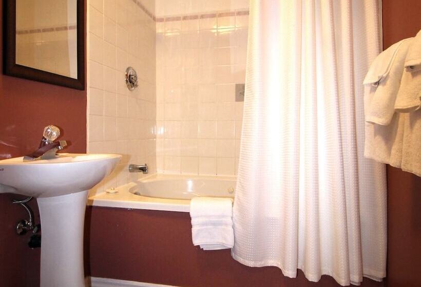 فندق Seawind Landing Country Inn