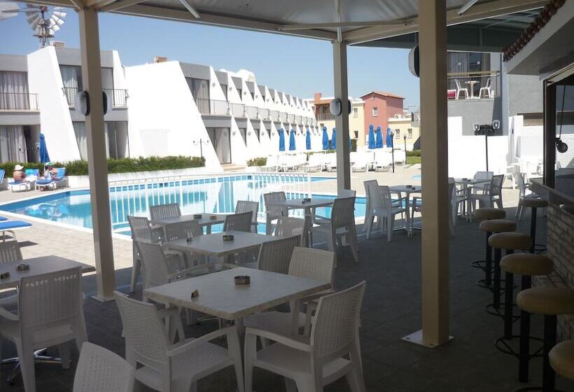 Penelope Beach Hotel Apts