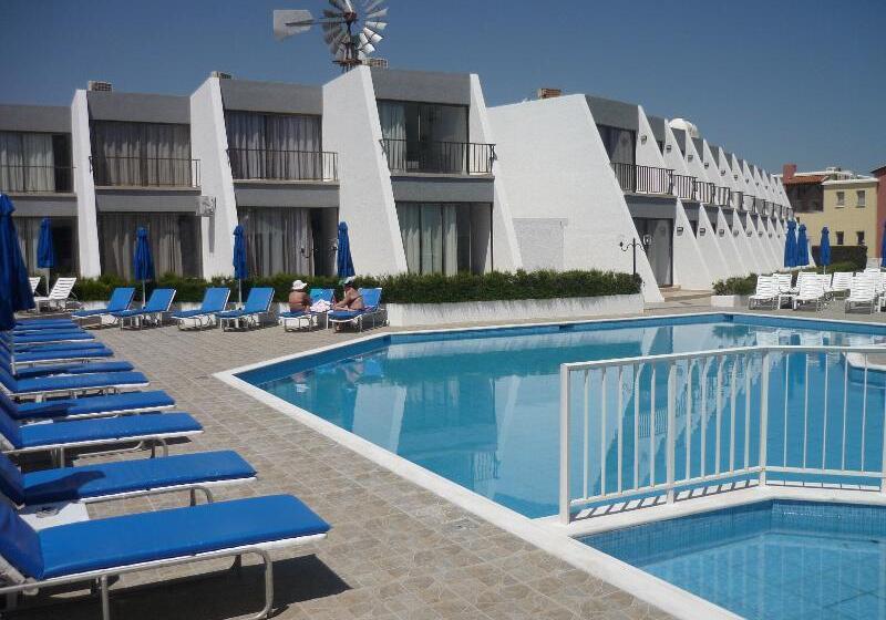 Penelope Beach Hotel Apts
