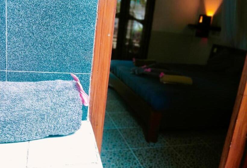 پانسیون Maxal Bungalow