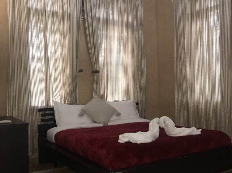 فندق Equi Palace & Spa