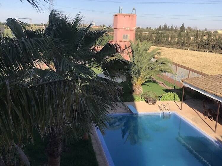 فندق Equi Palace & Spa