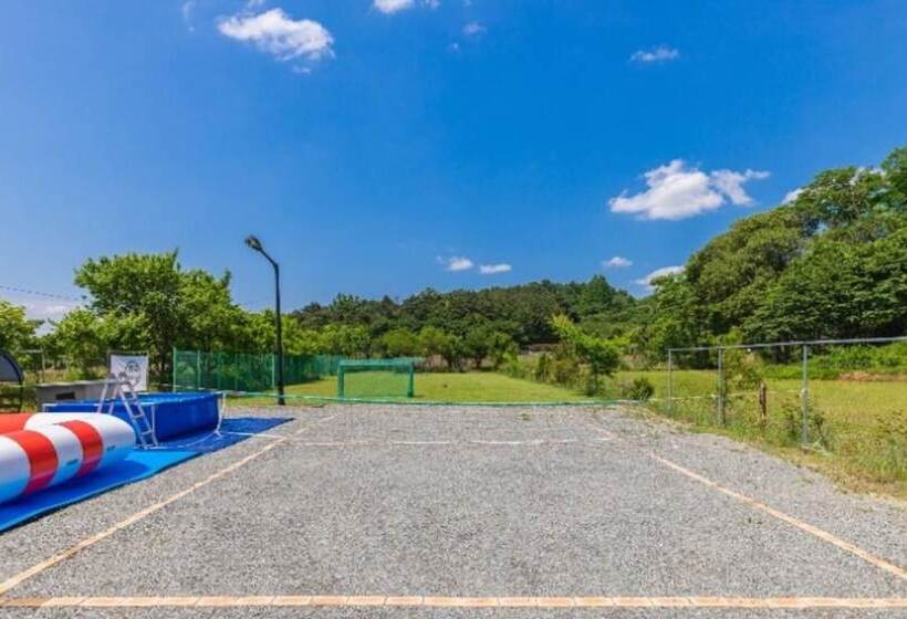 Отель Nonsan Gyebaek Shuimtoe Camping Pension