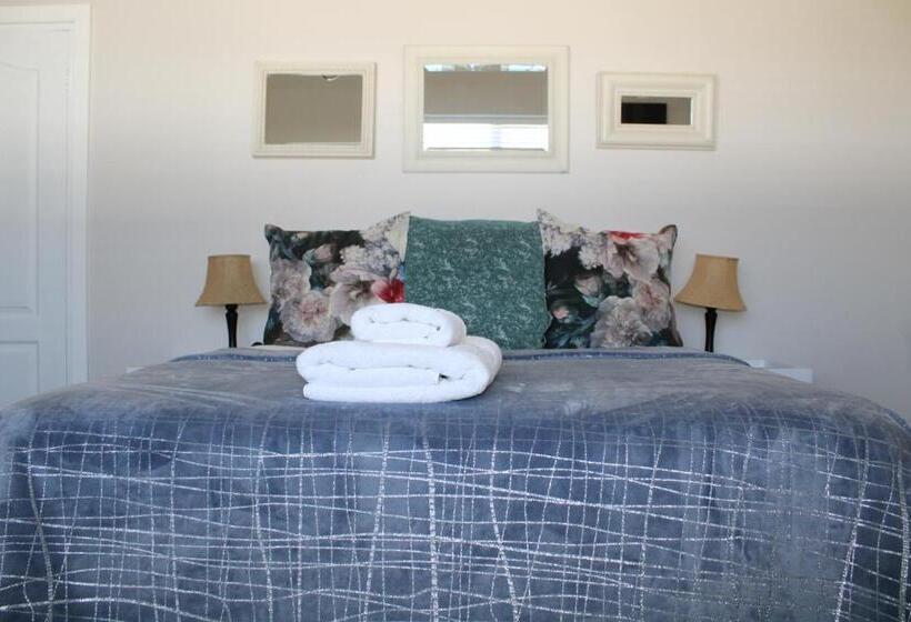 ペンション Oakview Guesthouse