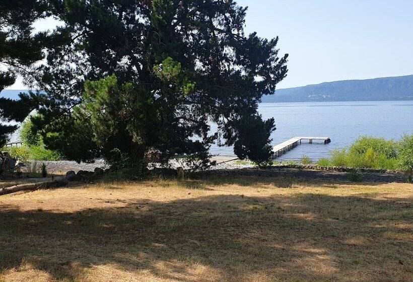 هتل Cabañas Casa Lago Villarrica