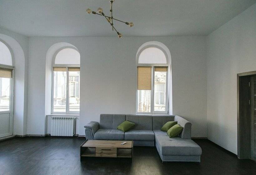 هتل The Floor Piata Unirii