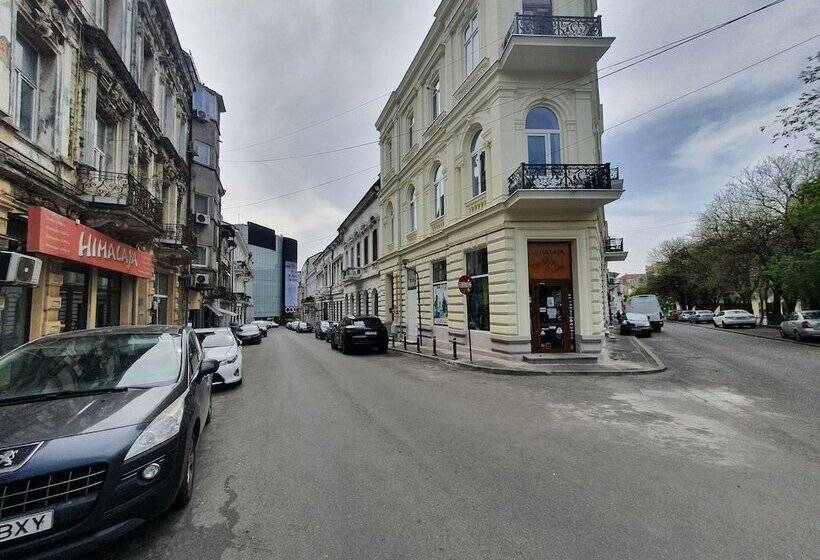 هتل The Floor Piata Unirii