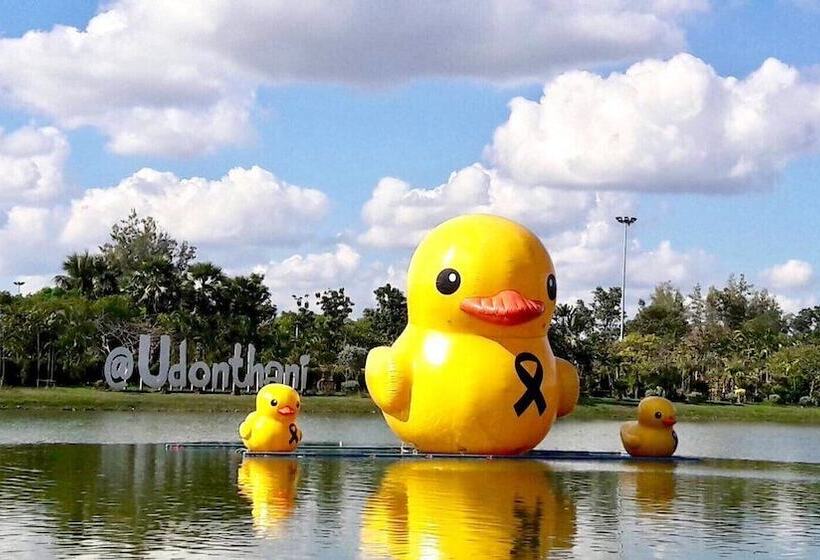 هتل Moco Udonthani