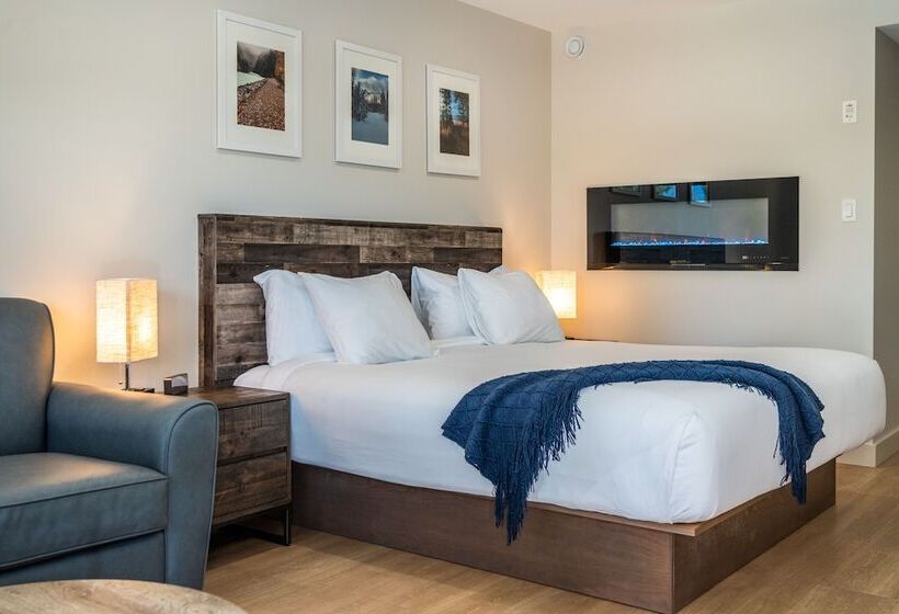 هتل Rooms At Riveredge