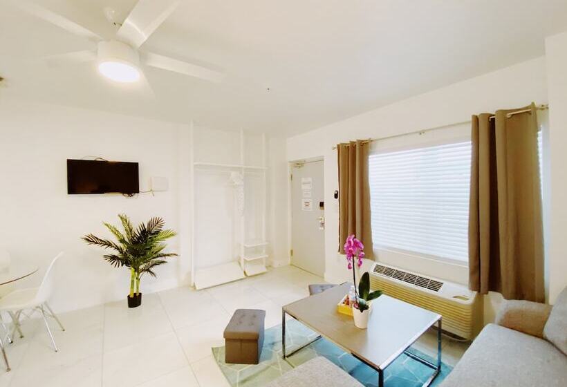 هتل Samantha Apartments By Lowkl
