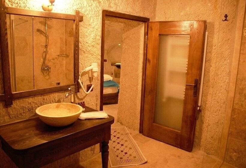 هتل Ares Cave Suites