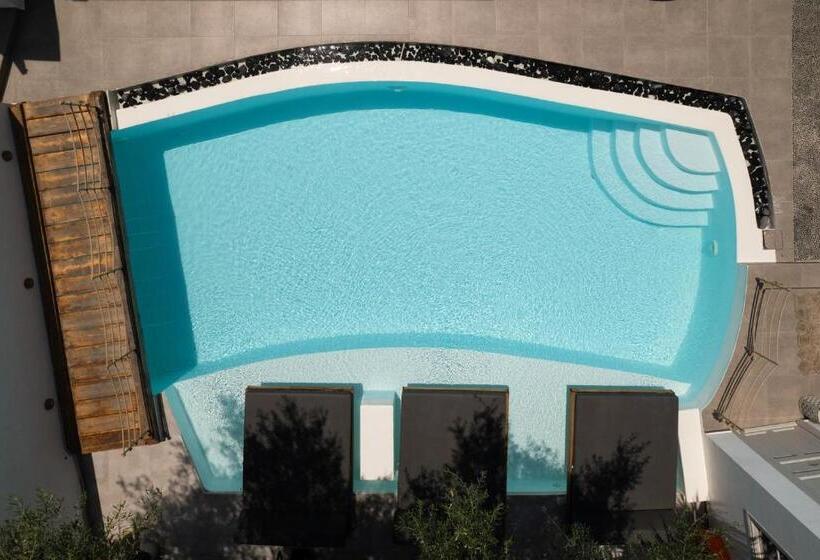 هتل The Museum Project Oia