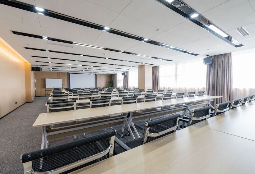 Atour Hotel Grand Mercantile Exchange Kunming