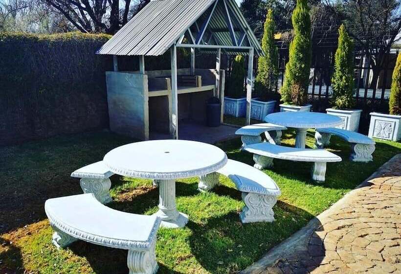 בית מלון כפרי Heidelberg Lodge