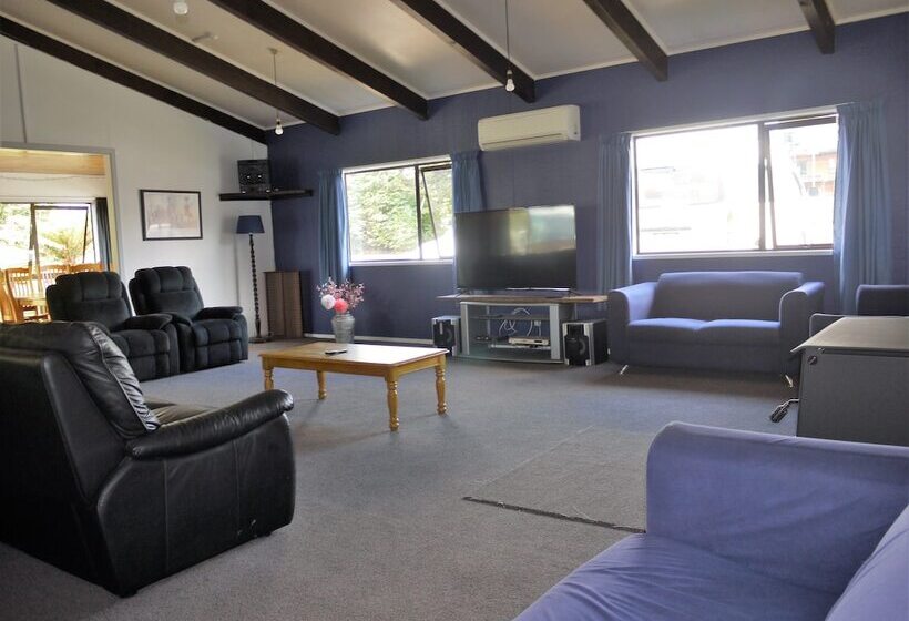 בית מלון כפרי Manowhenua Lodge   Hostel