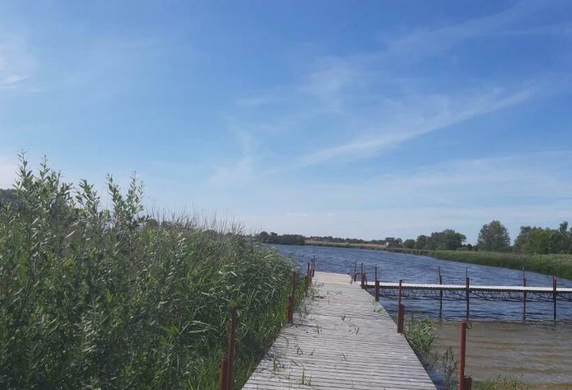 הוסטל Dwór Komorowo