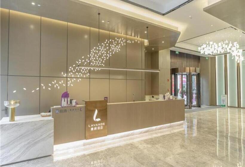 Lavande Hotels Chengdu Qingbaijiang Fenghuang Lake