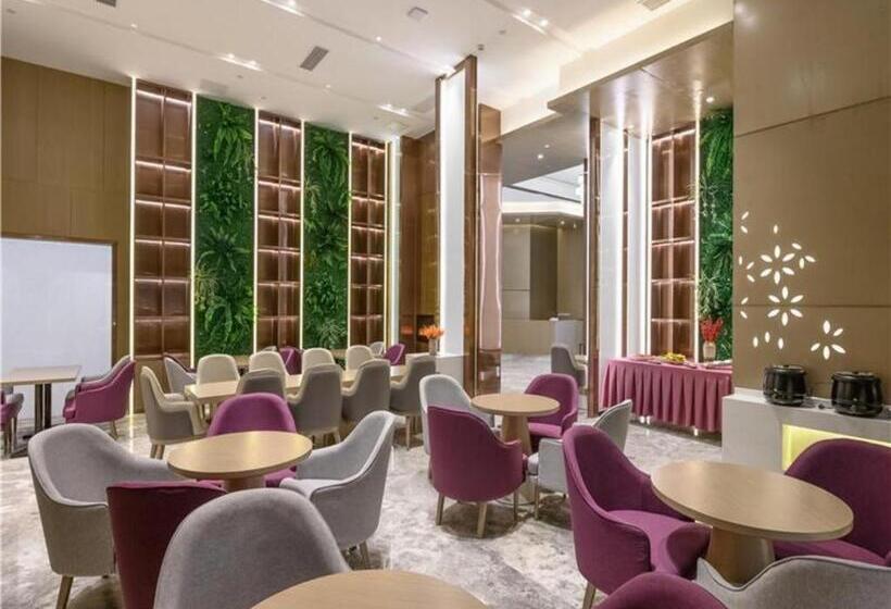 Lavande Hotels Chengdu Qingbaijiang Fenghuang Lake