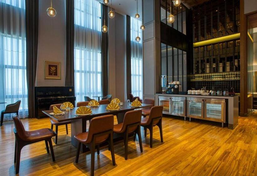 هتل Mercure Living Putrajaya