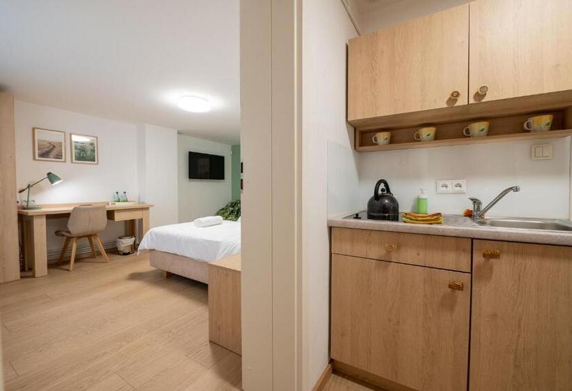 渡假胜地  Szumi Las Events & Apartments