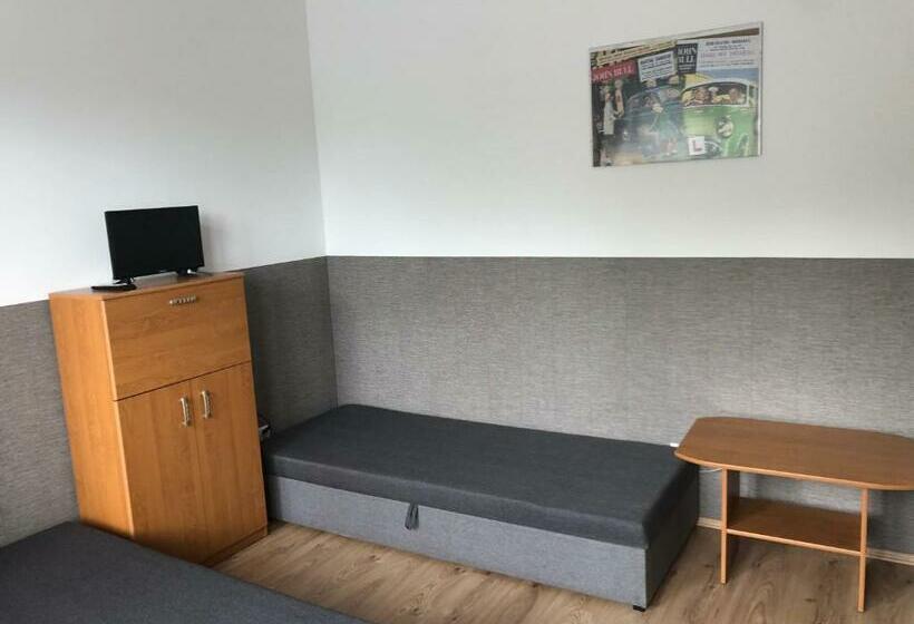 فندق صغير Hgs Home Noclegi Pracownicze Parking , łazienki