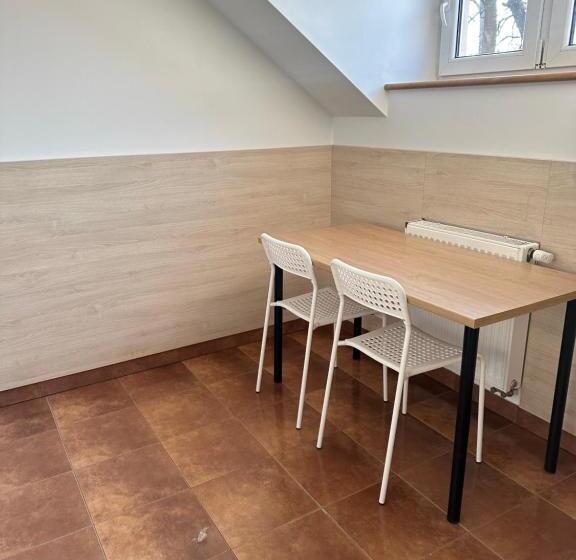 فندق صغير Hgs Home Noclegi Pracownicze Parking , łazienki