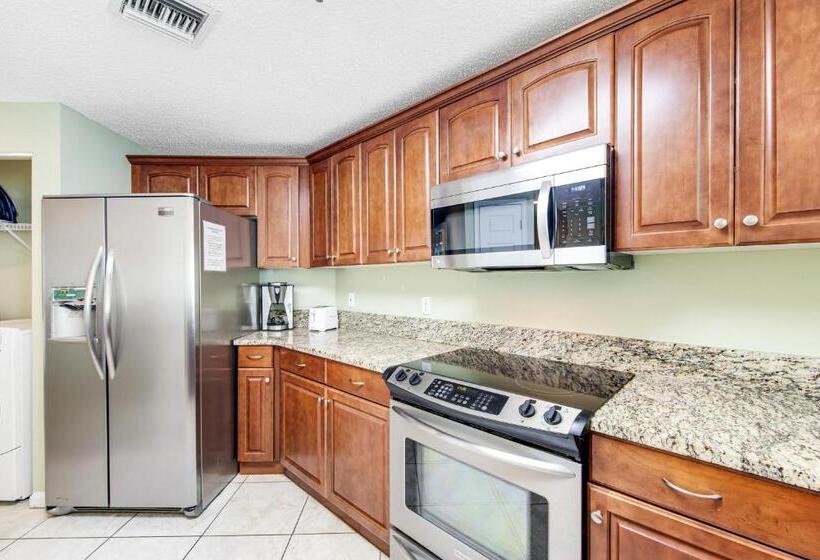 هتل Sterling Sands 701 Destin