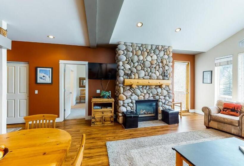 בית מלון כפרי Wood River Condo