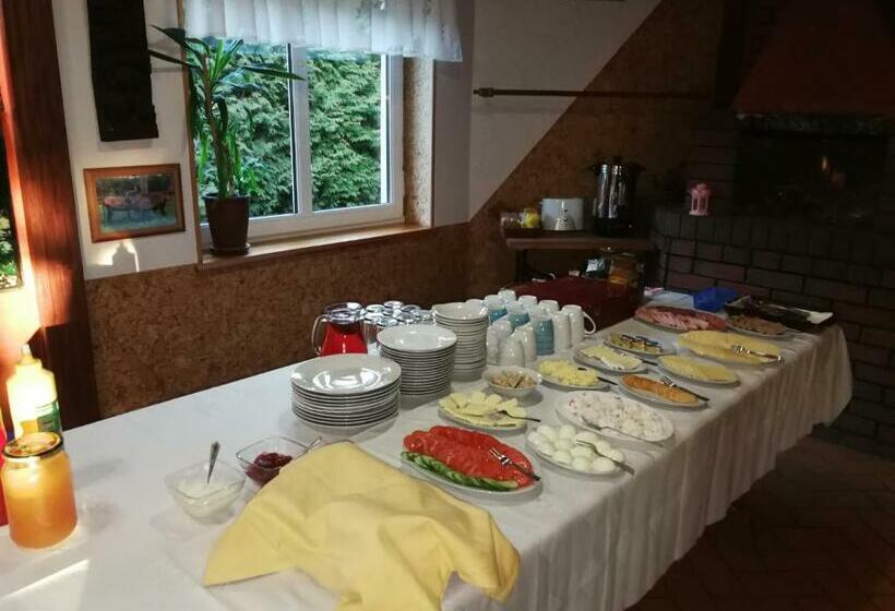 فندق صغير Zajazd I Restauracja Myśliwskie Zacisze