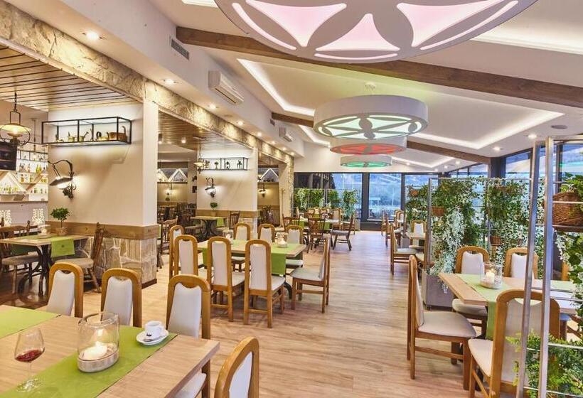 ユースホステル Zajazd Kałużna