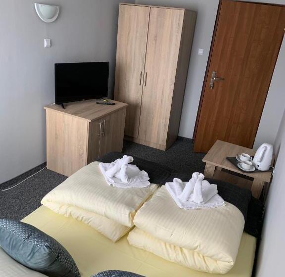 تختخواب و صبحانه Magnezja