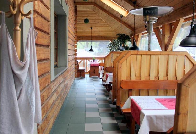酒店 Skalny Dworek