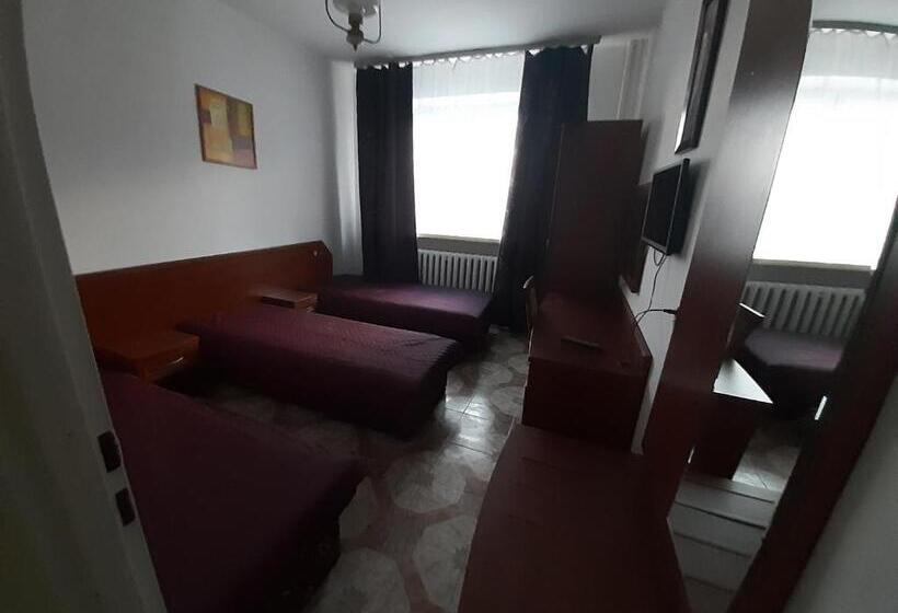 پانسیون Ośrodek Wypoczynkowy Mazowsze W Karpacz