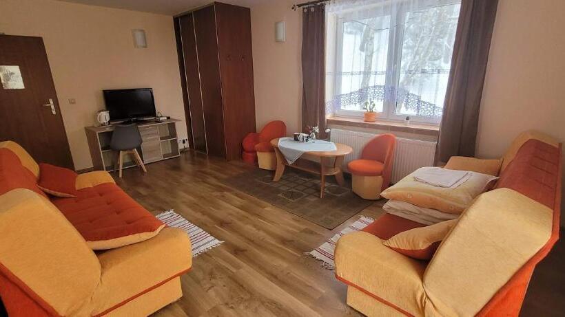 膳宿费 Willa Monika