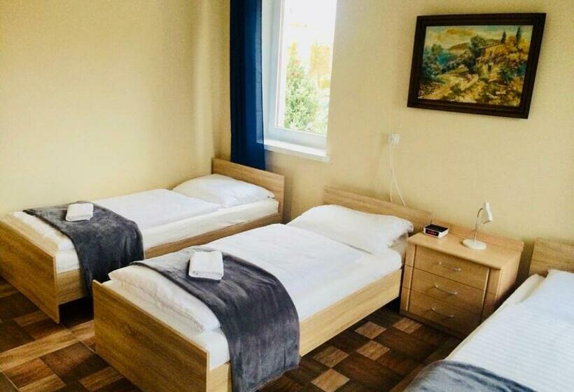 Общежитие Pokoje Goscinne Atena