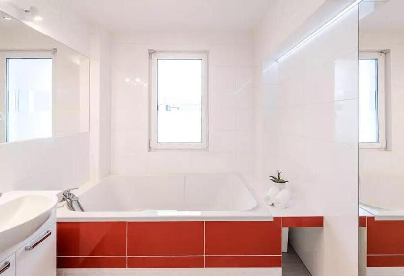 هاستل Włodkowica