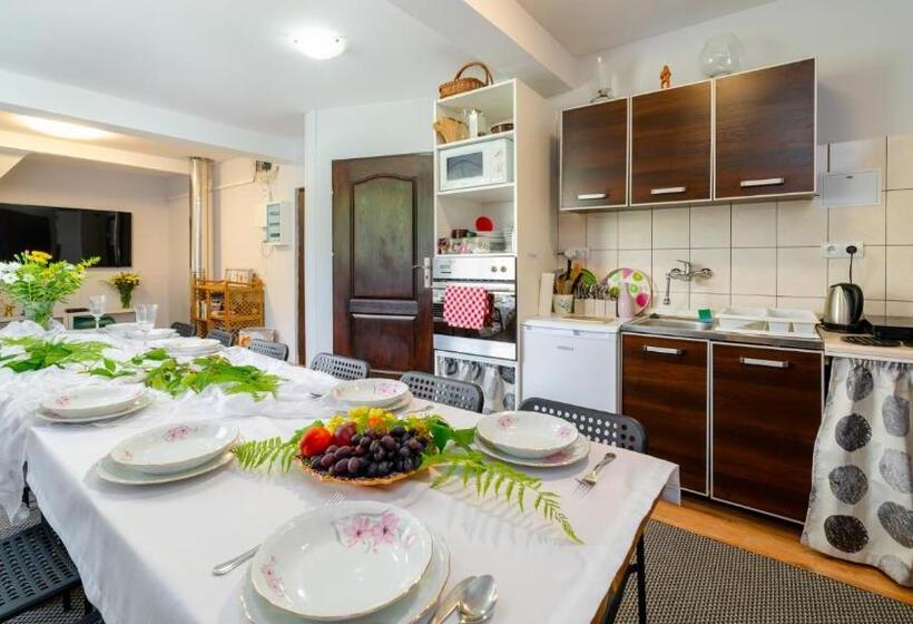 مبيت وإفطار Leśniczówka Pod śnieżką