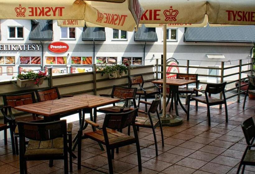 فندق Aleksandrówka Restauracja I Noclegi