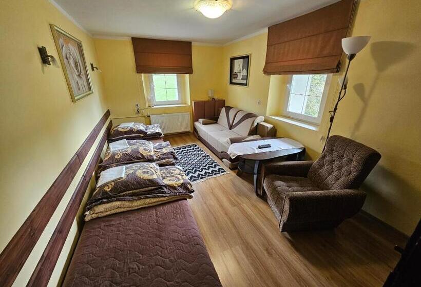 فندق Osmelakowa Dolina