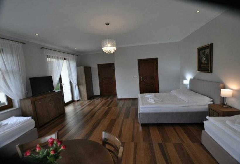 펜션 Apartamenty Sowiogórskie