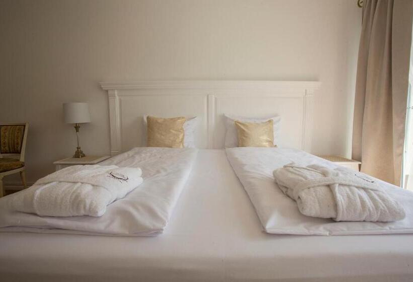 استراحتگاه Dwór I Dworek Leszczowate Wellness & Spa