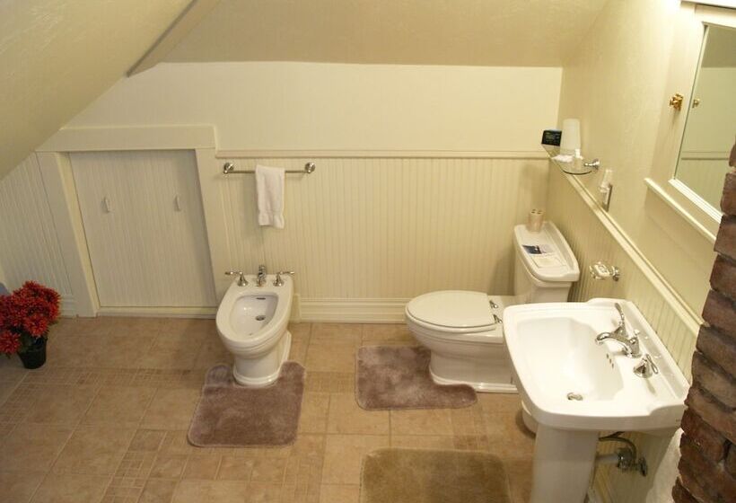 Alaska's Capital Inn Bed And Breakfast