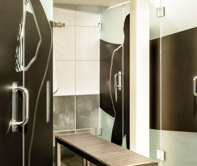 هاستل Posh South Beach