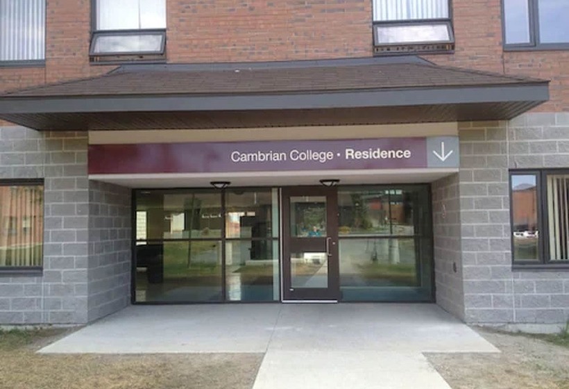 هاستل Residence & Conference Centre   Sudbury North